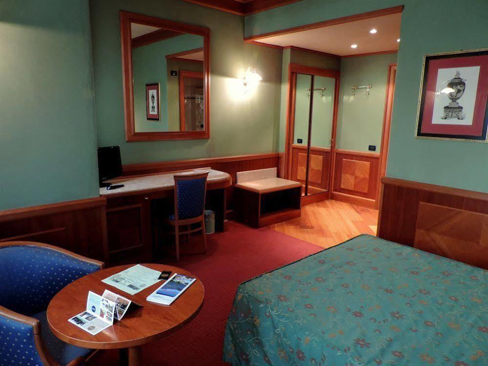 Arosio Hotel Buitenkant foto